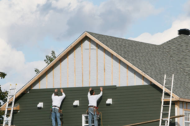 Professional Siding technician working in Mount Hope, WV